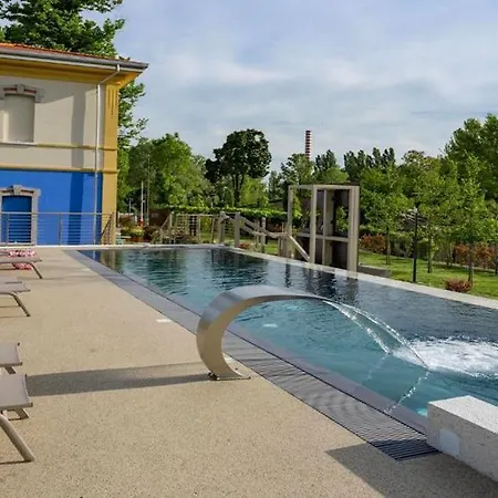 Borgo Stazione Bike 4*